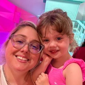 Meet your Posher, Noelle